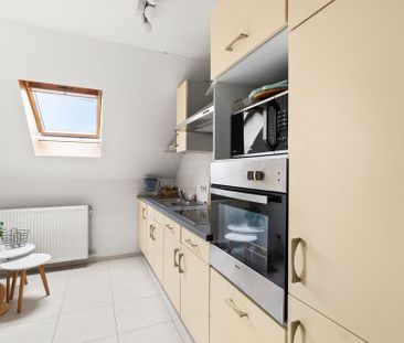 Lichtrijk appartement dichtbij het centrum van Gistel met staanplaa... - Foto 4