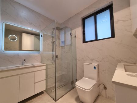 2 Bedroom Flat! Water Usage Included! - Photo 5