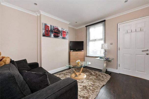 2 bedroom terraced house to rent - Photo 1