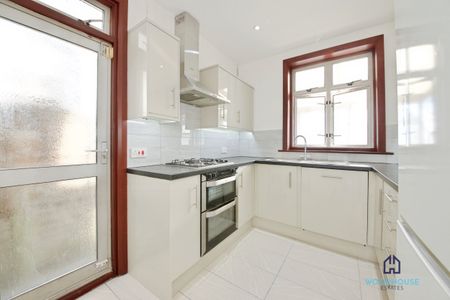 FRIERN BARNET LANE , LONDON, N11 - Three Bedroom House To Rent - £565PW / £2,450PCM - Photo 5