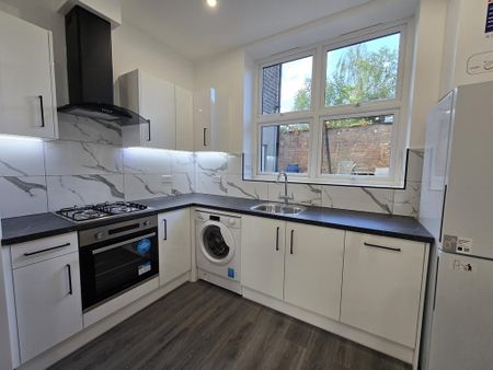 2 bedroom flat to rent - Photo 4