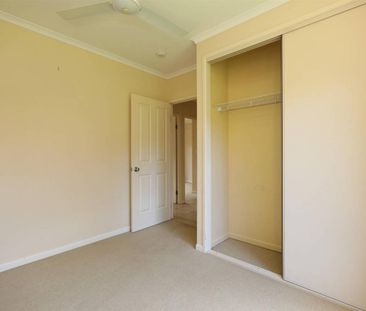 Freestanding 3 Bedroom Duplex - Double carport with Roller Door - F... - Photo 2