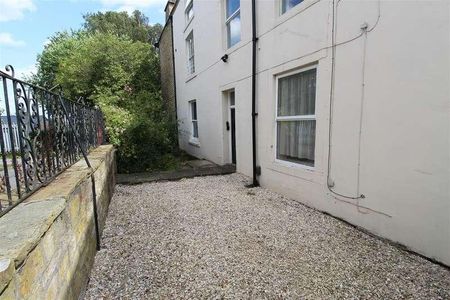 Rose Villa, Off Northgate, Almondbury, Huddersfield, HD5 - Photo 2