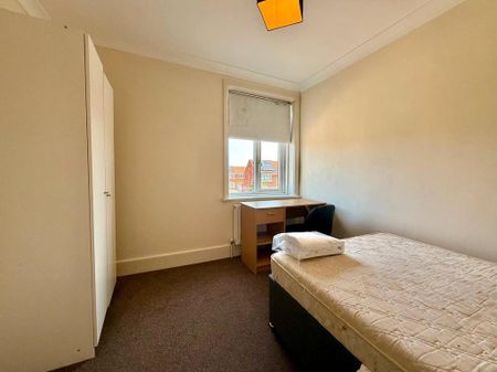 5 bedroom detached house to rent - Photo 5