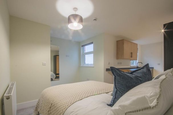 1 bedroom in a house share to rent - Photo 1