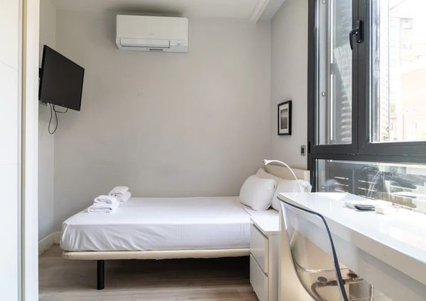 Calle de Pilar de Zaragoza, Madrid, Community of Madrid 28028