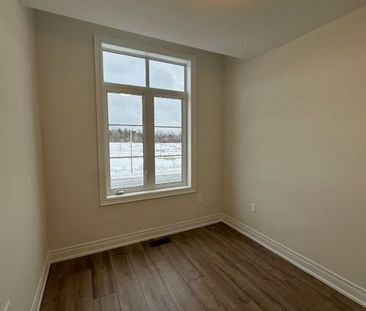 For Lease - 2928 Whites Road, Pickering, Ontario - Photo 2