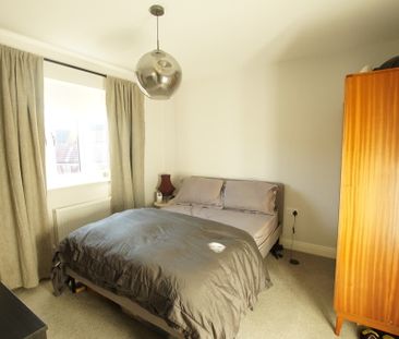 3 bedroom Semi-Detached House to let - Photo 5