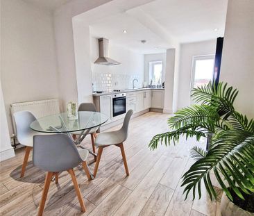 3 bedroom semi-detached house to rent - Photo 2