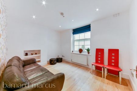 Stirling Court - Photo 2