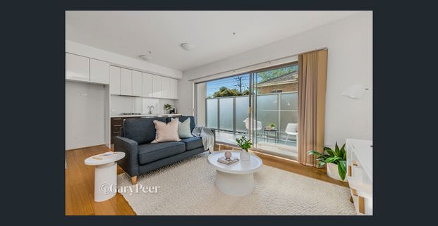 Marvelous on Murrumbeena - 1st Floor Apartment - Photo 1