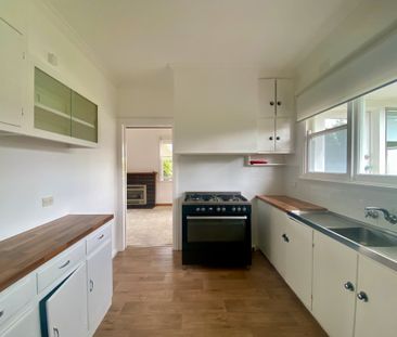 13 Dean Street, Belmont - Photo 4
