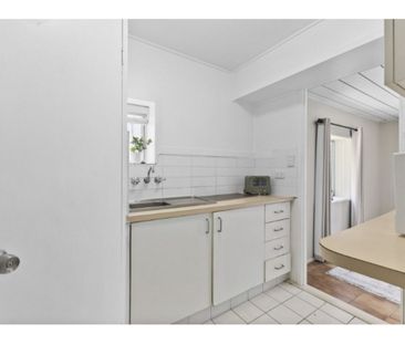 Affordable Studio Living, on Hamilton's Best Streets! - Photo 3