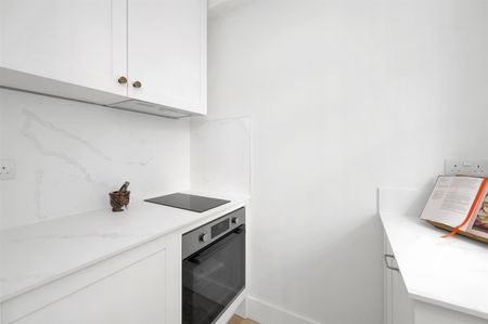 Ashley Court, Victoria - Photo 5