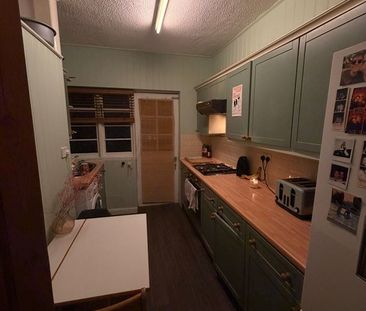 Room in a Shared Flat, Harvard Road, W4 - Photo 6