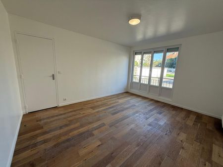 Location Appartement 2 pièces 43m² ROSNY SOUS BOIS 93110 - Photo 5