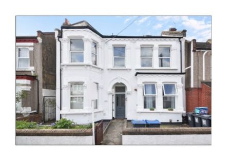 4 Bed Flat, Lyveden Road, SW17 - Photo 2
