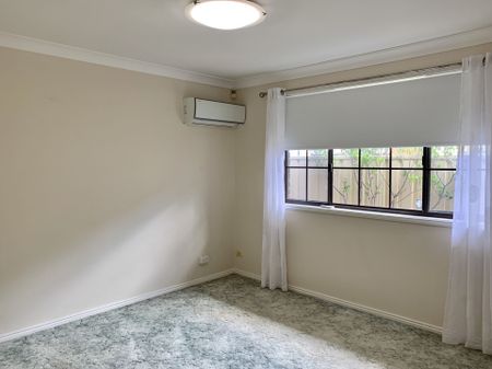 Spacious Villa with Fenced Courtyard - Photo 2