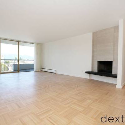 Spacious 3 bed 2 bath w/ balcony, fireplace, MOUNTAIN VIEW! - Photo 1