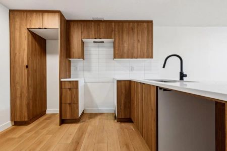 Inglewood 4 Plex — 2 bed 1 bath - Photo 3