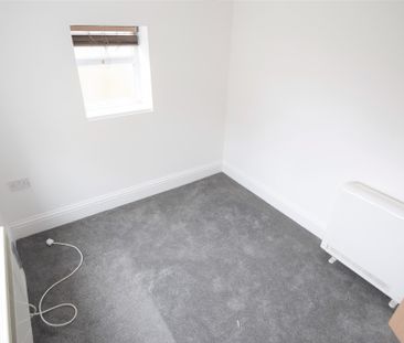 To Let 2 Bed Ground Floor Flat - Photo 6