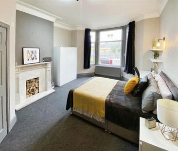 1 bedroom in a house share to rent - Photo 1