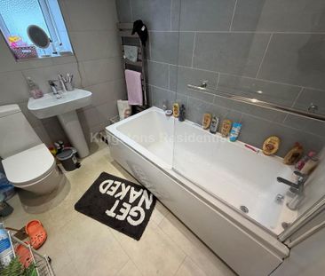 6 bedroom terraced house to rent - Photo 1