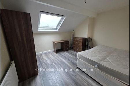 6 Bedroom 2 Bathroom Student Houses - Photo 2