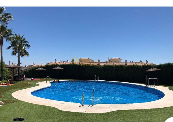 For rent MID SEASON from 01/09/2024 - 30/06/2025 beautiful apartment in Benalmadena.