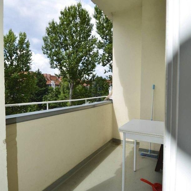 Sonnige Ein-Zimmer-Wohnung mit Balkon in Tempelhof, möbliert - Photo 1