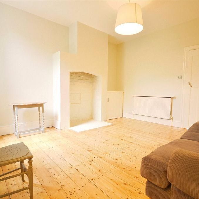 2 bedroom end of terrace house to rent - Photo 1