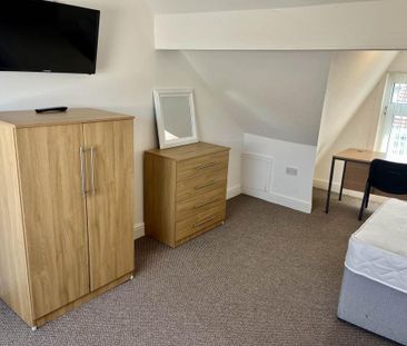 6 bedroom house to rent - Photo 4