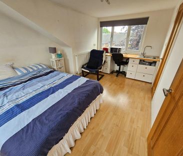 1 bedroom in a flat share to rent - Photo 1
