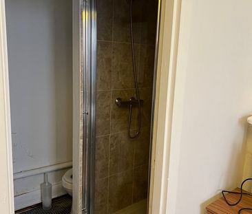 Studio Flat, Charleville Rd, W14 - Photo 2