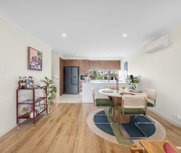 8/8 Henry Kendall Street, Franklin ACT 2913 - Townhouse For Rent | ... - Photo 2