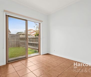 Spacious 3-Bedroom Home in Mill Park - Photo 6