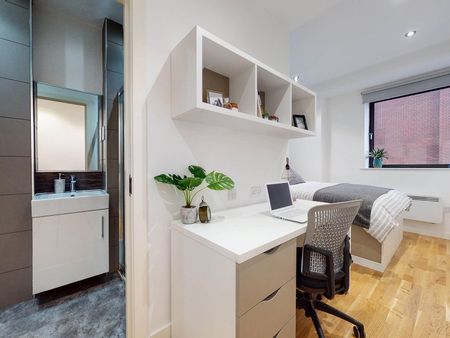 Apt 20, Q Two Residence - Photo 2