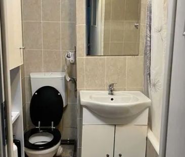 Inchiriez apartament cu 3 camere langa Spitalul Judetean - Photo 6