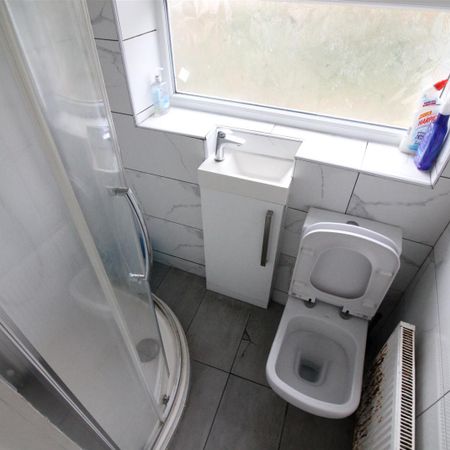 Twyford Abbey Road, London - Photo 4