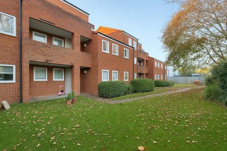 2 bedroom Flat To Let Total Size: 668 SQ FT - Photo 4