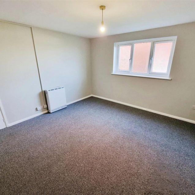 1 Bedroom Flat to Rent in Guillemot Lane, Wellingborough, Northants, NN8 - Photo 1