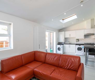 Your Home away from Home Room 4 - Photo 3