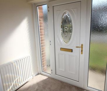 3 bedroom semi-detached house to rent - Photo 2