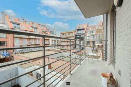 Charmant appartement in het hart van Knokke, een ideale plek voor wie comfort en locatie op prijs stelt. - Photo 2