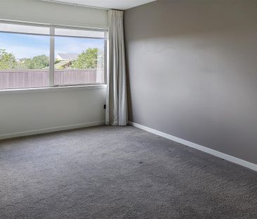 REMUERA: Koraha Street 3 Bedroom Contemporary Living - Photo 5