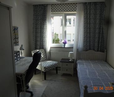 Zimmer in WG in Stuttgart-Obertürkheim - Photo 1