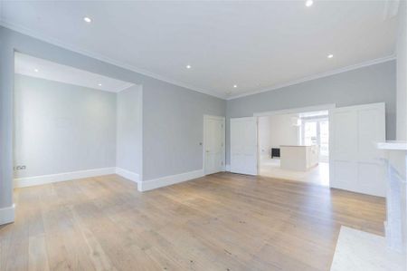 3 bedroom flat to rent - Photo 4