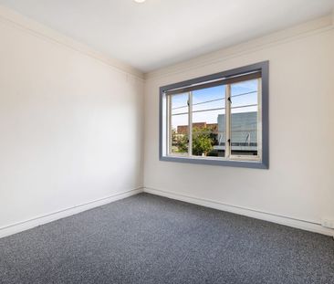 Renovated Art Deco in Convenient Location - Photo 6