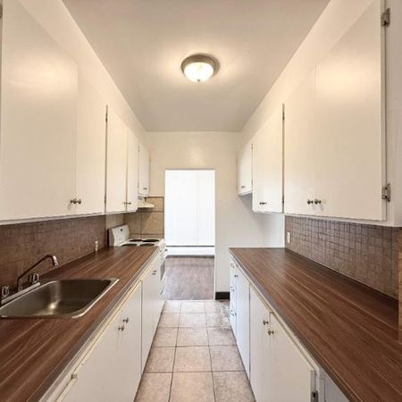 1 CH - 1 SDB - Westmount - $1,350 /mo - Photo 4