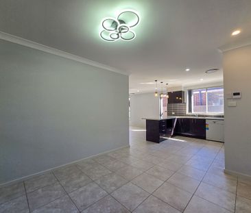 Modern, Low-Maintenance Living. Solar Family Home - Photo 2